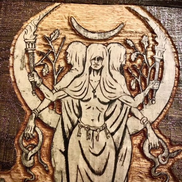 Oak Triple Moon Goddess Hand carved Plaque - Picture 4 of 4